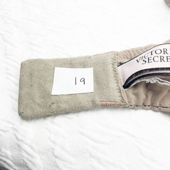 BUY 1 GET 1 FREE Victorias Secret Tshirt lightly lined full coverage 32ddd - Picture 10 of 12